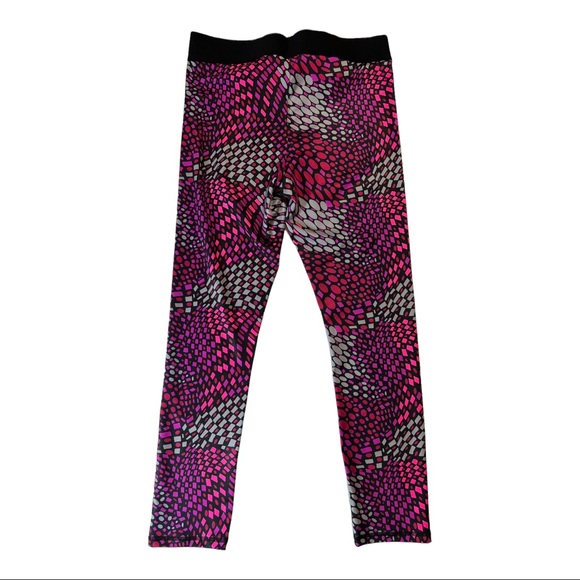 HUE Capri stretchy pant. Multi colors - Picture 4 of 11